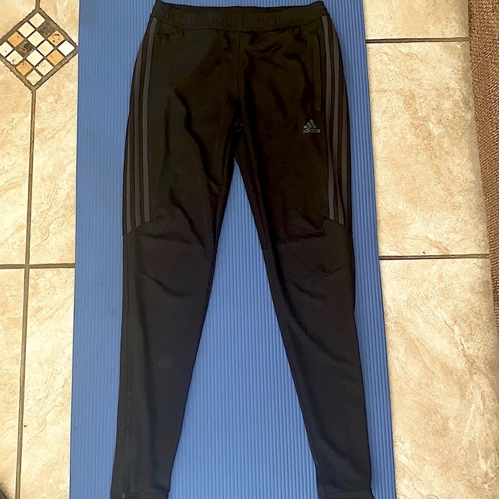 🌚 Adidas Track Pant